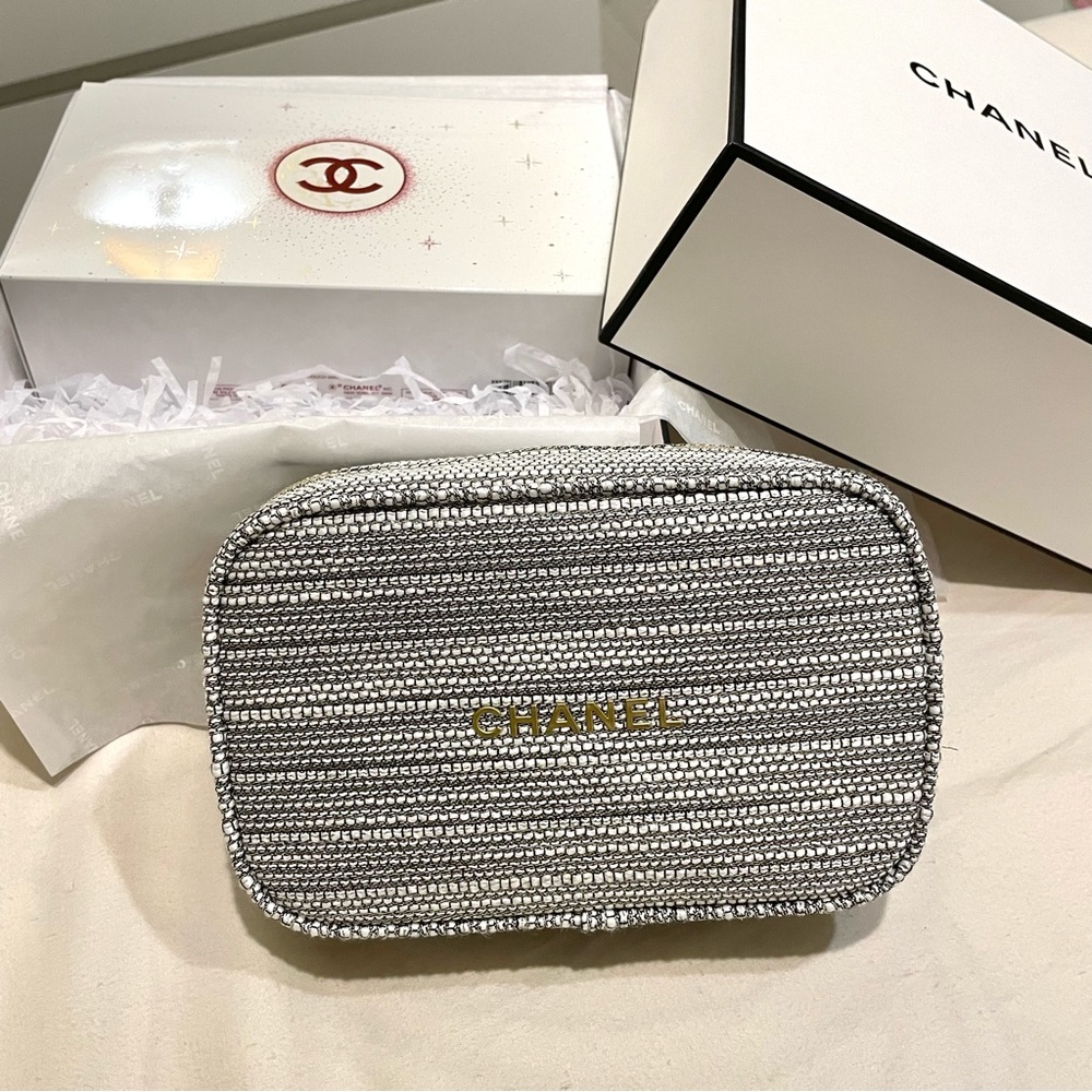 CHANEL 2022 Holiday Beauty Gift Set- Pouch Only